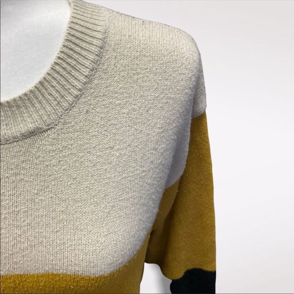 DREAMERS | 3/$15 Women's Multicolored Sweater - Picture 4 of 4